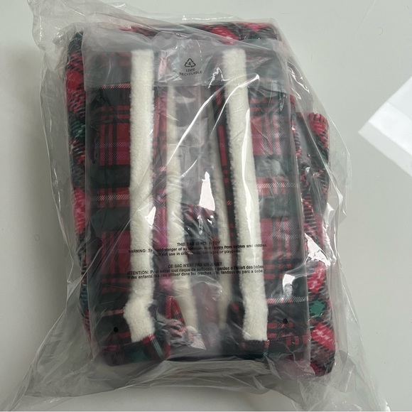 Victoria’s Secret plaid tote & blanket - Picture 6 of 6